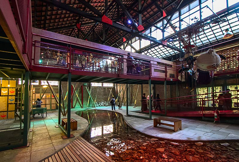 Sesc Pompeia Cases Cenografia